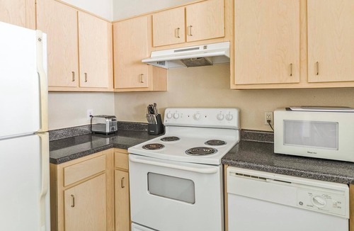 Southbelt/Ellington Apartment | Landing | Chic 1BD, Clubhouse, Pool