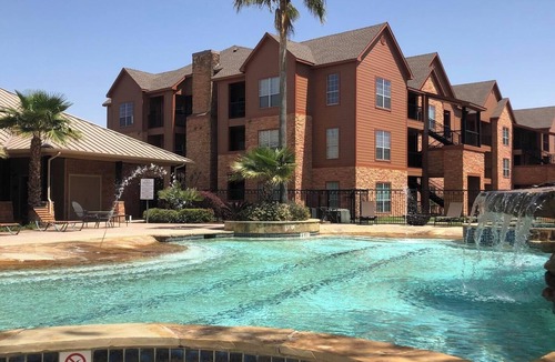 Southbelt/Ellington Apartment | Landing | Chic 1BD, Clubhouse, Pool