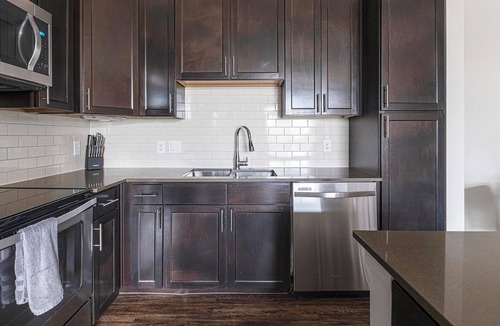 Klein Apartment | Landing | Chic 1BD, Clubhouse, Gym