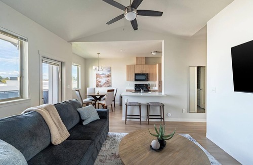 Molalla Apartment | Landing | Chic 1BD, Clubhouse, Pool
