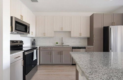 Scofield Farms Apartment | Landing | Chic 1BD, Clubhouse, Gym