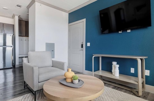 Manor Apartment | Landing | Chic 1BD, Clubhouse, Gym