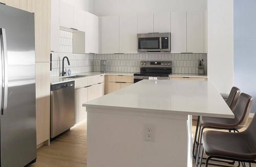Chapel Hill Apartment | Landing | Chic 1BD, Courtyard, Gym