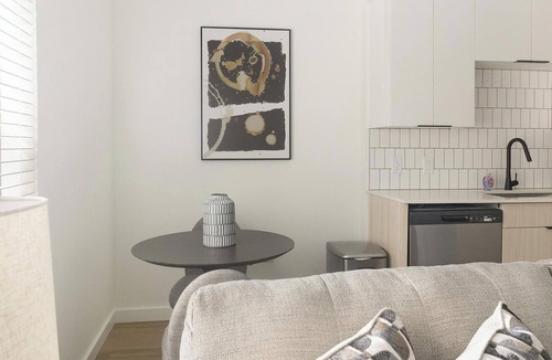 Chapel Hill Apartment | Landing | Chic 1BD, Courtyard, Gym
