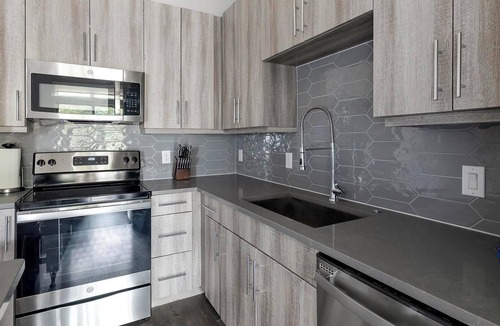 Montopolis Apartment | Landing | Chic 1BD, Courtyard, Pool