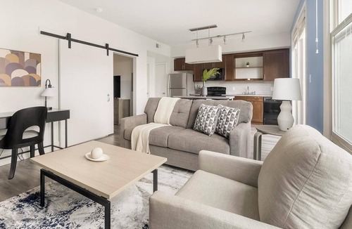 Crestview Apartment | Landing | Chic 1BD, Courtyard, Gym