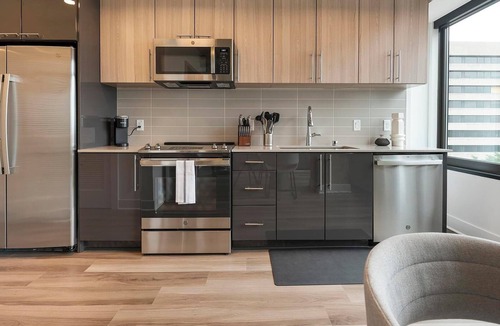 Baileys Crossroads Apartment | Landing | Chic 1BD, Game Room, Gym