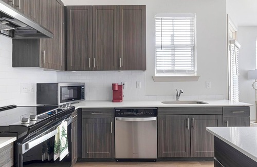 Pflugerville Apartment | Landing | Chic 1BD, Game Room, Courtyard