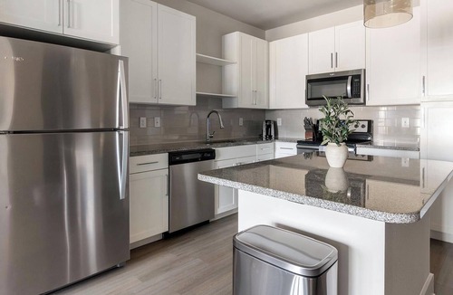 St. Johns Apartment | Landing | Chic 1BD, Gym