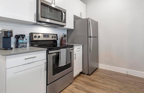 Far North Central Apartment | Landing | Chic 1BD, Gym