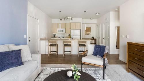 Smokey Point Apartment | Landing Chic 1BD Gym Clubhouse