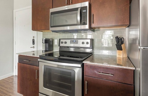 Austin Apartment | Landing | Chic 1BD, Gym, Clubhouse