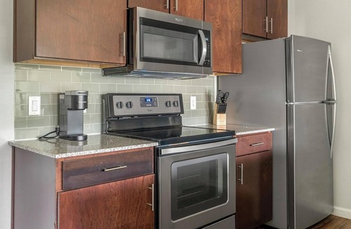 Austin Apartment | Landing | Chic 1BD, Gym, Clubhouse