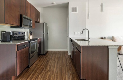 Austin Apartment | Landing | Chic 1BD, Gym, Clubhouse