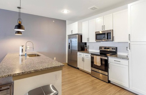 Weston Apartment | Landing | Chic 1BD, Gym, Clubhouse