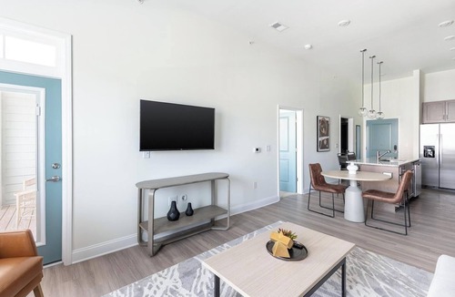 Wilmington Apartment | Landing | Chic 1BD, Gym, Clubhouse