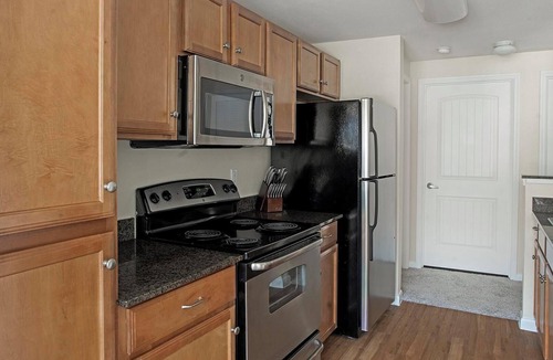 Sweetbriar Apartment | Landing | Chic 1BD, Gym, Courtyard