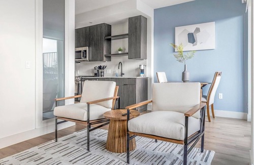 MLK Apartment | Landing | Chic 1BD, Gym, Courtyard