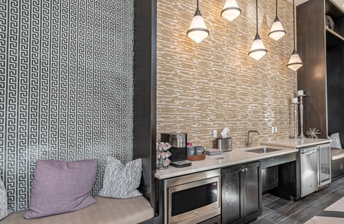FM 1960 Apartment | Landing | Chic 1BD, Gym, Game Room