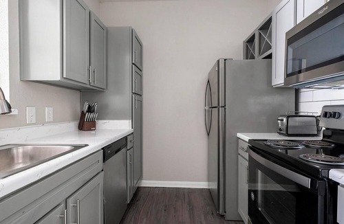 Briarforest Apartment | Landing | Chic 1BD, Gym, Pool