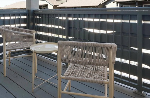 Oakwood Apartment | Landing | Chic 1BD, Gym, Pool