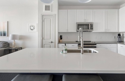 Lower Basin Lake Travis Apartment | Landing | Chic 1BD, Gym, Pool