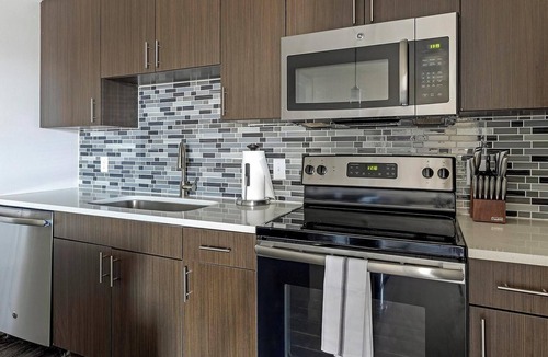 Vickery Meadow Apartment | Landing | Chic 1BD, Gym, Pool