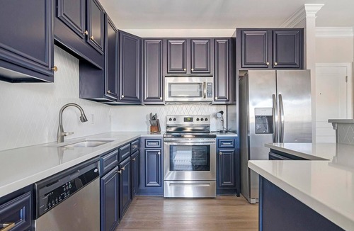 Cary Apartment | Landing | Chic 1BD, Gym, Pool