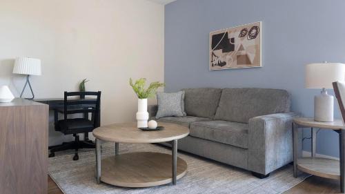 Oakwood Apartment | Landing Chic 1BD Gym Pool