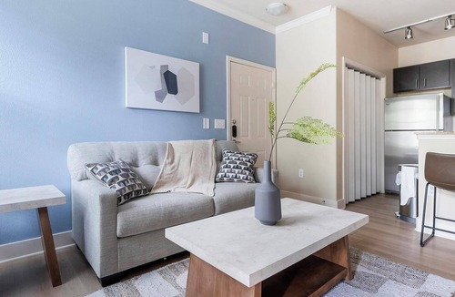 Austin Apartment | Landing | Chic 1BD, Gym