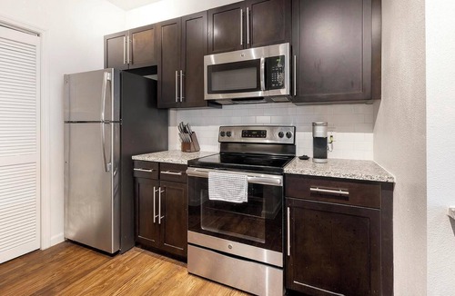 McNeil Apartment | Landing | Chic 1BD, Gym, Clubhouse