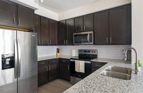 Conroe Apartment | Landing | Chic 1BD, Gym