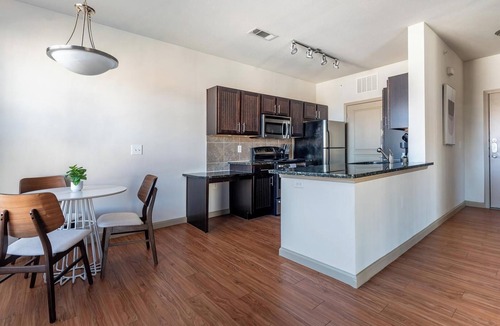 Fort Worth Apartment | Landing | Chic 1BD, Gym, Rooftop Lounge