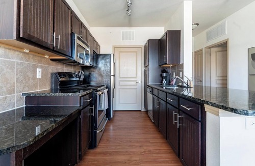 Fort Worth Apartment | Landing | Chic 1BD, Gym, Rooftop Lounge