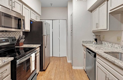 Lewisville Apartment | Landing | Chic 1BD, Gym