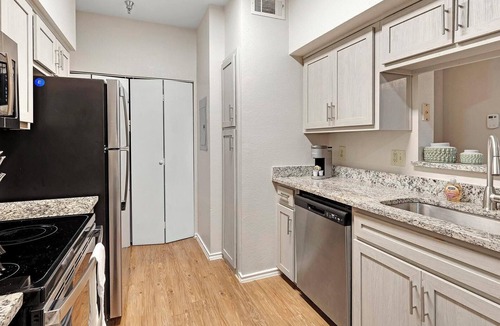 Lewisville Apartment | Landing | Chic 1BD, Gym