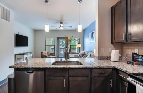 Hurstbourne Apartment | Landing | Chic 1BD, Gym, Clubhouse