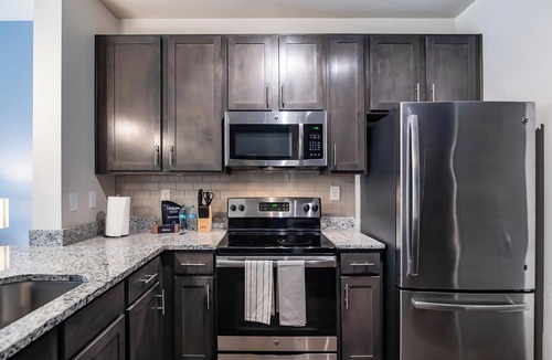 Hurstbourne Apartment | Landing | Chic 1BD, Gym, Clubhouse
