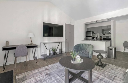 Green Hills Apartment | Landing | Chic 1BD, Gym, Pool