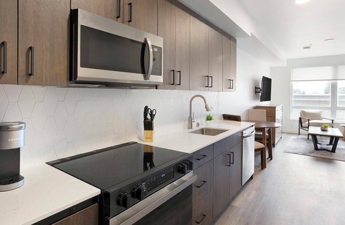 Crown Hill Apartment | Landing | Chic 1BD, Gym