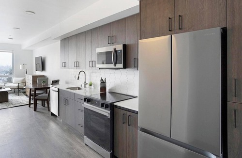 Crown Hill Apartment | Landing | Chic 1BD, Gym