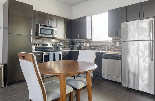 Waco Apartment | Landing | Chic 1BD, Gym
