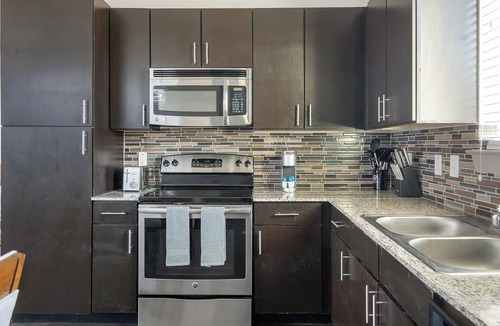 Waco Apartment | Landing | Chic 1BD, Gym