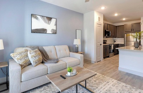 Corinth Apartment | Landing | Chic 1BD in Corinth