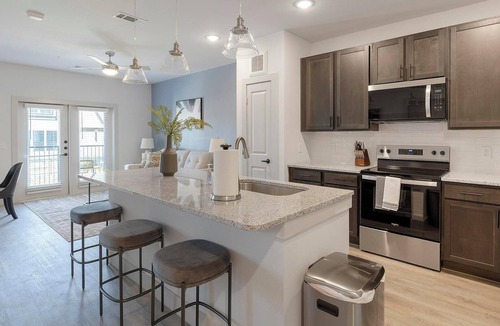 Corinth Apartment | Landing | Chic 1BD in Corinth