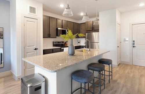 Corinth Apartment | Landing | Chic 1BD in Corinth