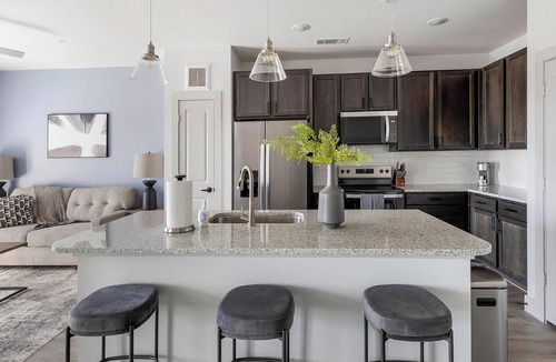 Corinth Apartment | Landing | Chic 1BD in Corinth