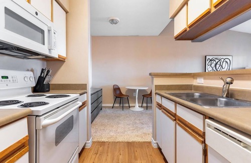 Fort Worth Apartment | Landing | Chic 1BD, Pool, Gym