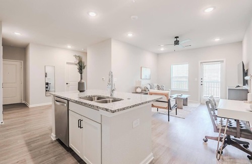 San Marcos Apartment | Landing | Chic 1BD, Pool, Gym