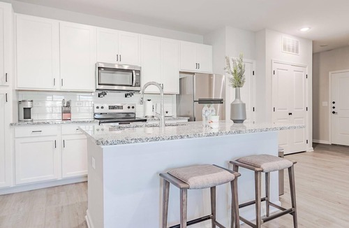 San Marcos Apartment | Landing | Chic 1BD, Pool, Gym